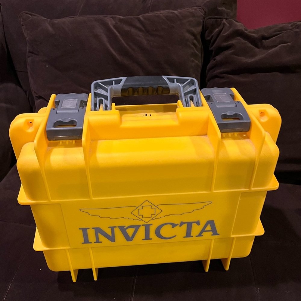 Watch box